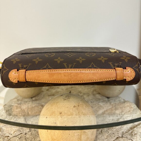 LOUIS VUITTON Pochette Métis in Monogram - Picture 5 of 13